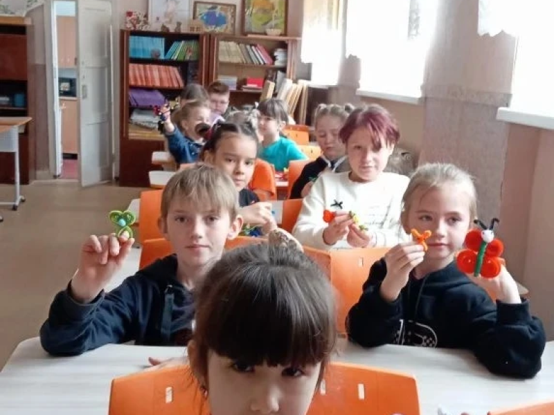 Пришкольная досуговая площадка.